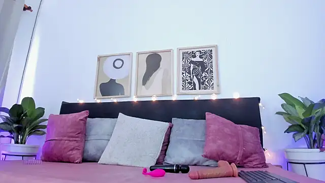 Pauline_Peach webcam