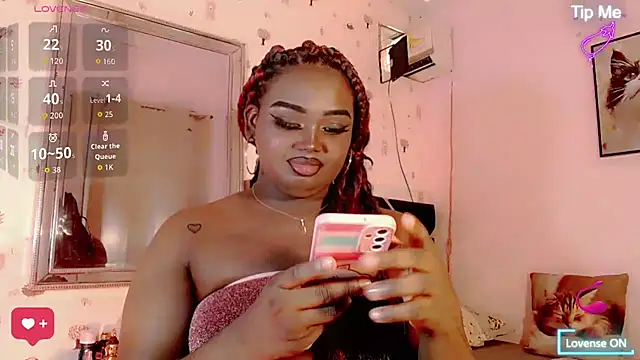Hugemonsterblack webcam