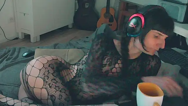 CeriseLapine webcam