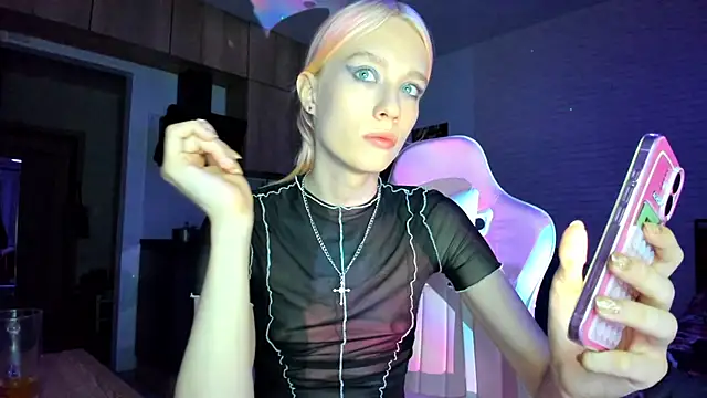 _Alice_Kitty live cam on StripChat