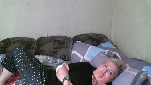 Lana555 live cam on StripChat