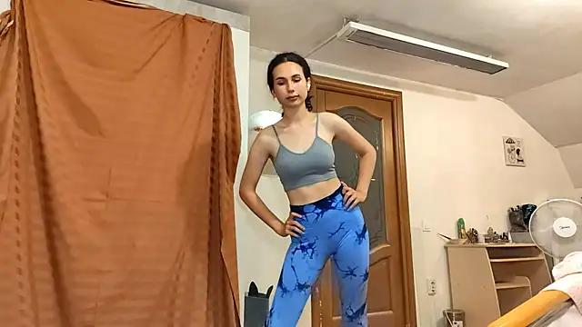 HazyLoom live cam on StripChat