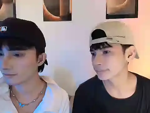twink_pinoy live cam on StripChat