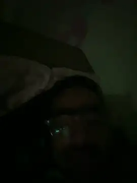 ronzy_69 live cam on StripChat