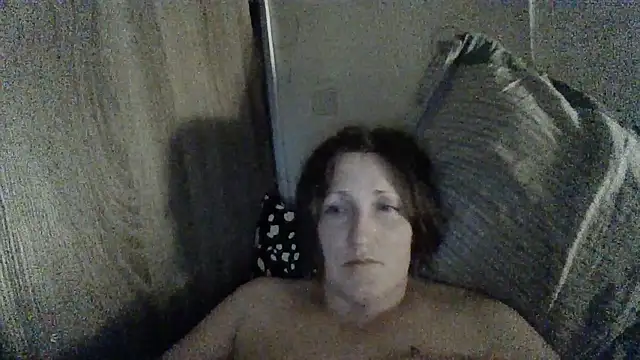 AllaSowinskaya live cam on StripChat