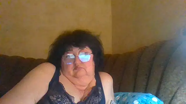 MilaSky5303 live cam on StripChat