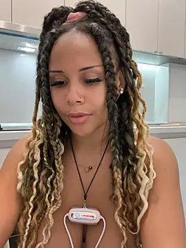 HaileyDiana live cam on StripChat