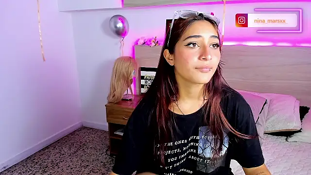Nina-Mars live cam on StripChat
