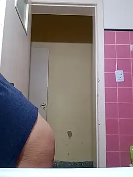 molymeneses live cam on StripChat