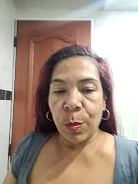 Scarlet_curly8a webcam