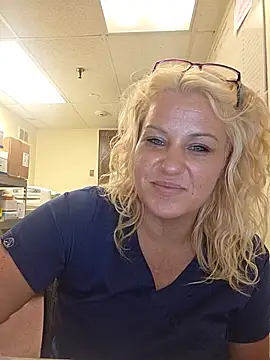 LadyB07 webcam