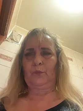Irina2909@xh live cam on StripChat