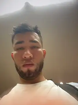 liam_bronw live cam on StripChat