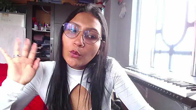 leah-666 webcam