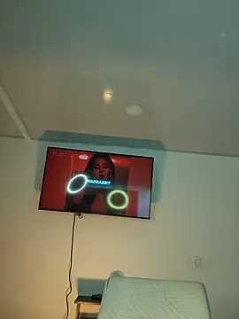 Lucy_Marin webcam