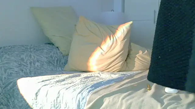 MissFrenchy live cam on StripChat