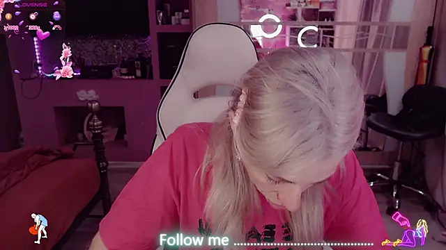 AnnieGOld_ webcam