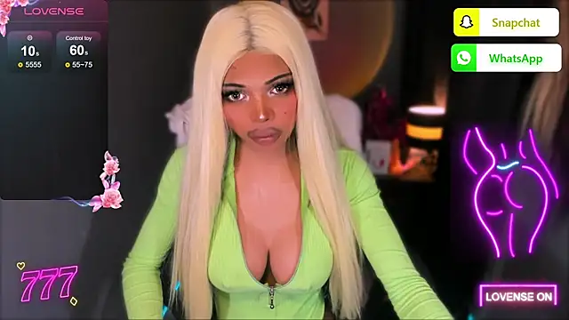 EllaineCumSlot webcam