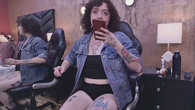 DaphneVelvett webcam