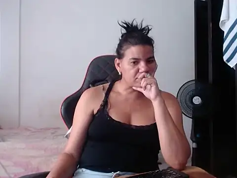 Adriana_0312 webcam