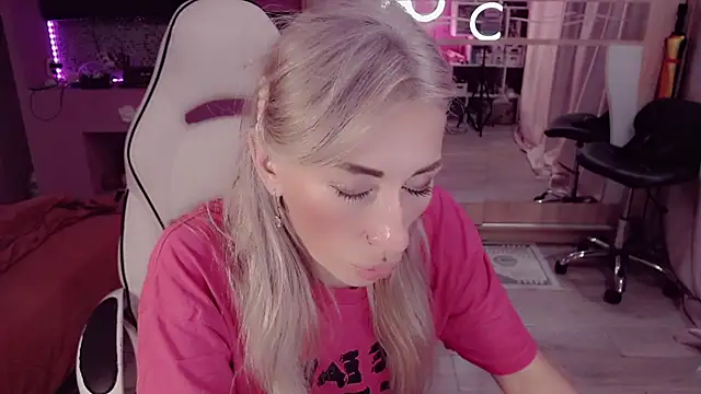AnnieGOld_ webcam