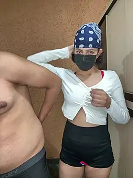 Janvimoon live cam on StripChat