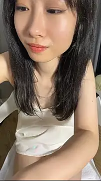 kittyvivian live cam on StripChat