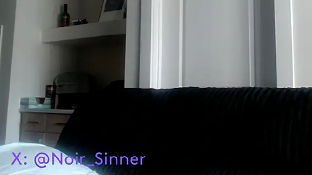 sinnernoir live cam on StripChat