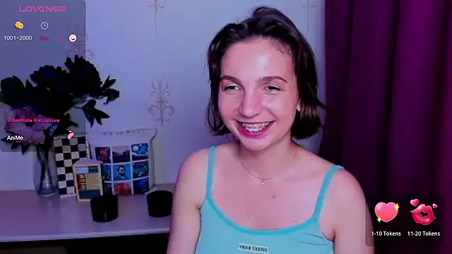 KindHazelHere_ live cam