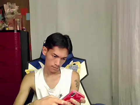 riks_tyler (Ask my age) - reach my goals to get me naked and cum