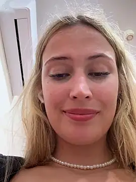blonde_exe webcam