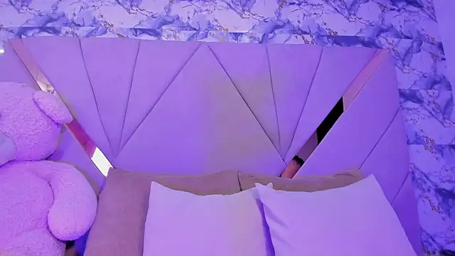 luna_bloomm_ webcam