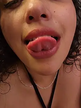 Lucy_Marin webcam