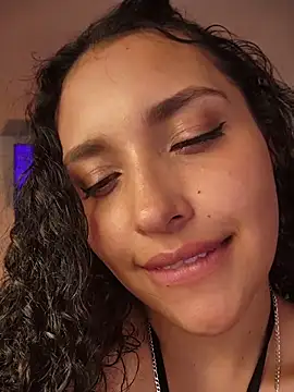 Lucy_Marin webcam