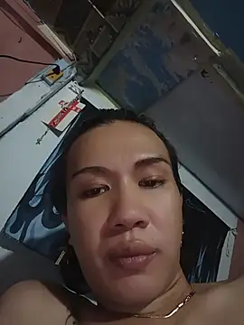 manilafoxts Live Webcam on Stripchat