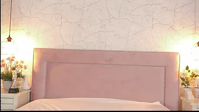 channelangeless (F young) - ride pillow 🍑