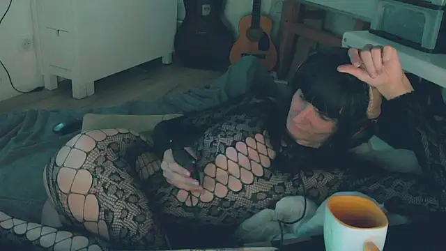 CeriseLapine webcam