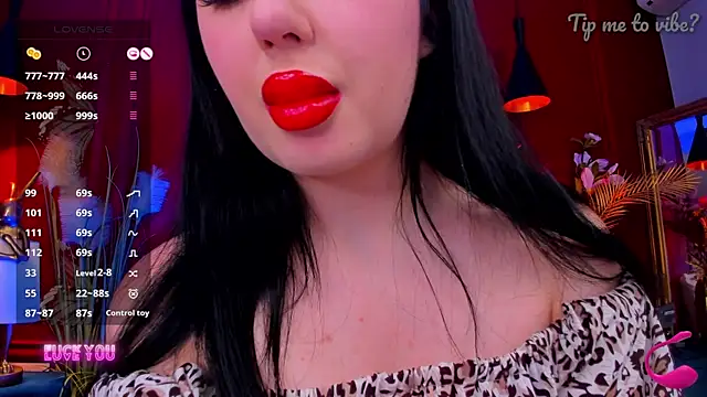 Mayzzie live cam on StripChat