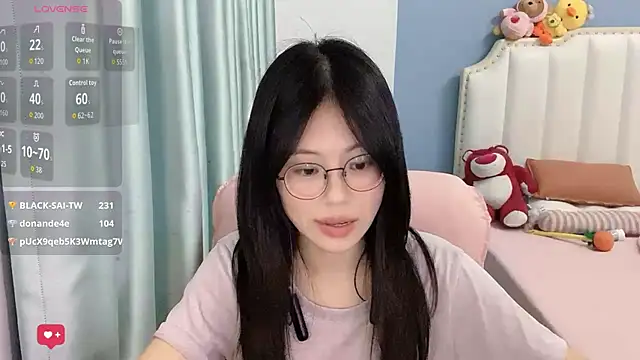 Luna-666 live cam on StripChat