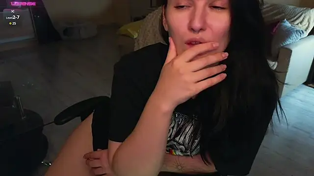 Val_lava live cam on StripChat