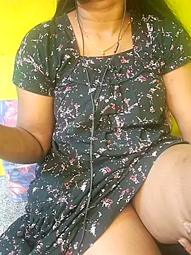 Tamil_hot_leena live cam on StripChat