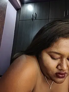 horny_diana live cam on StripChat