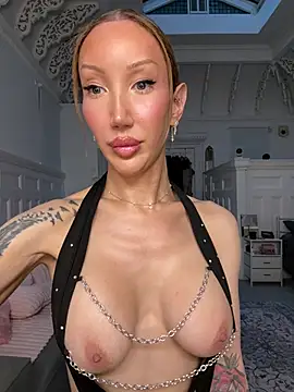 Allana29 Live Webcam on Stripchat