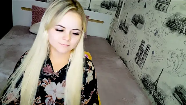 lovely-eyes live cam on StripChat