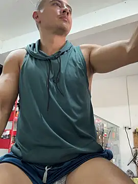 Paul22cm- live cam on StripChat