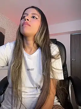 NINI__MOON__ webcam