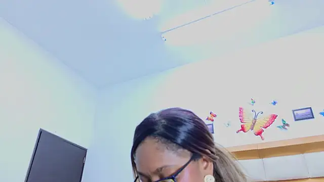 NicoleeJones webcam