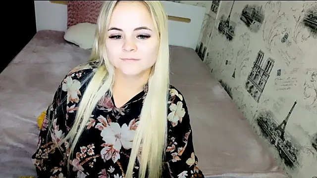lovely-eyes live cam on StripChat