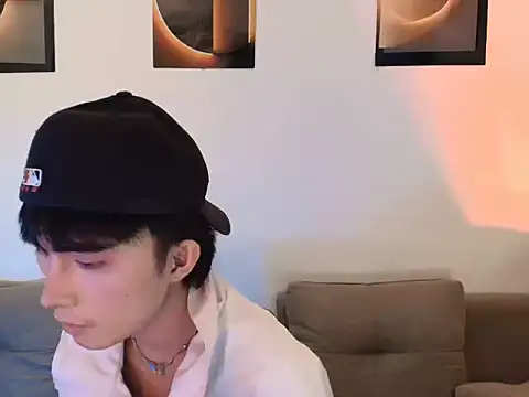 twink_pinoy live cam on StripChat