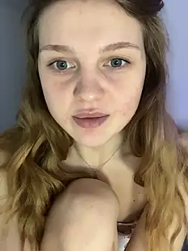 Emaline_Fane live cam on StripChat